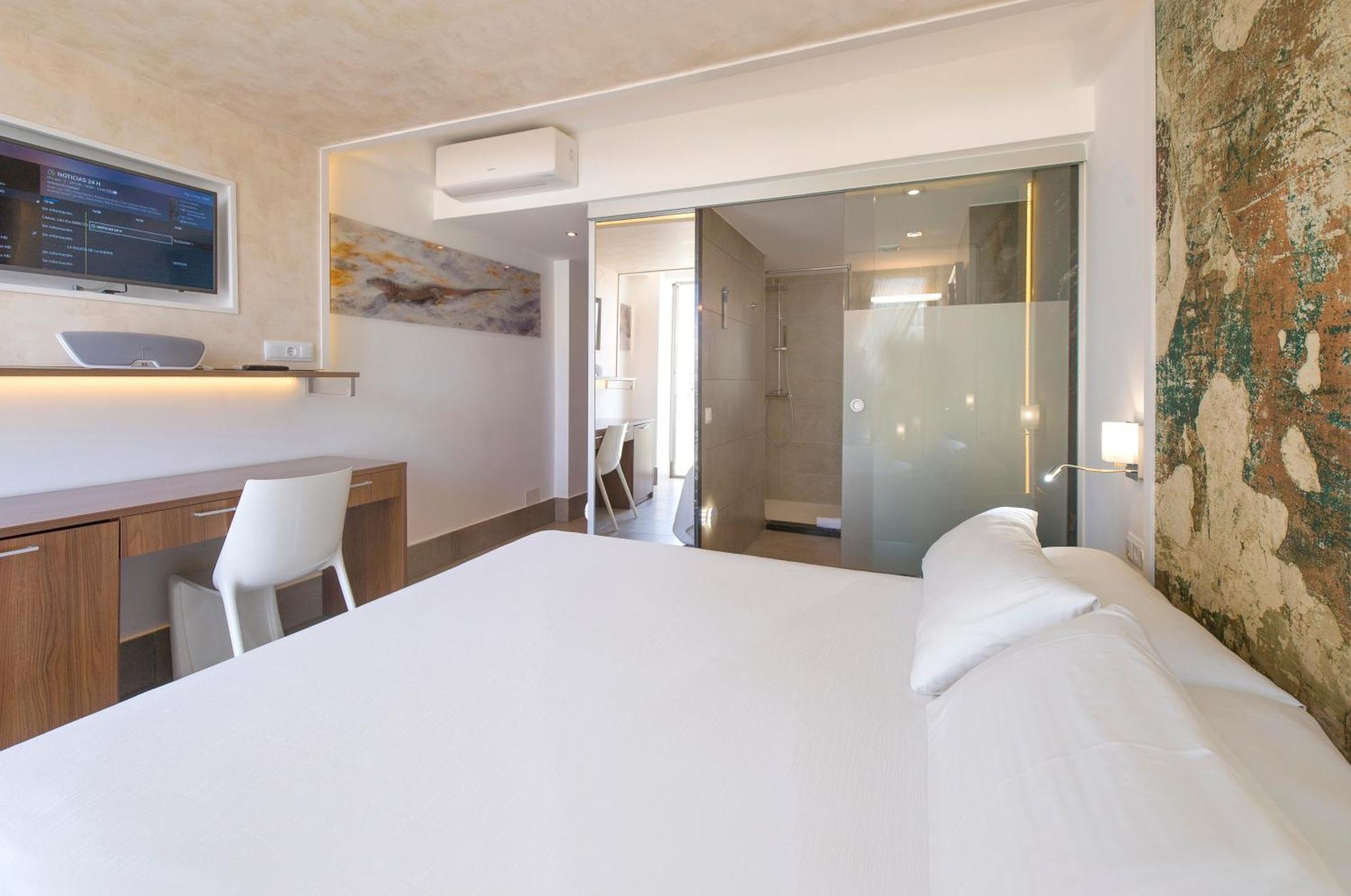Hotel Marfil Sant Antoni de Portmany Екстериор снимка