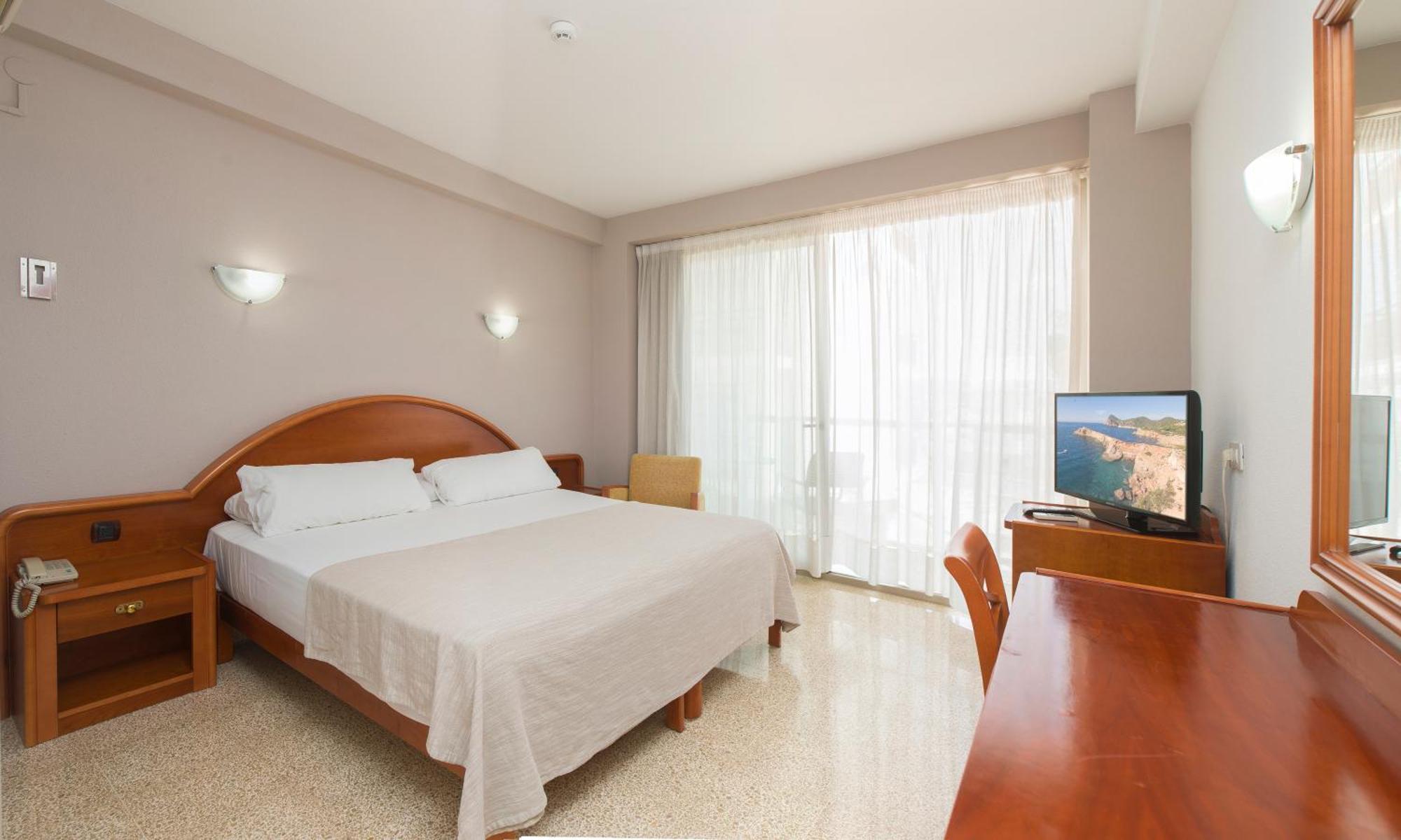 Hotel Marfil Sant Antoni de Portmany Екстериор снимка