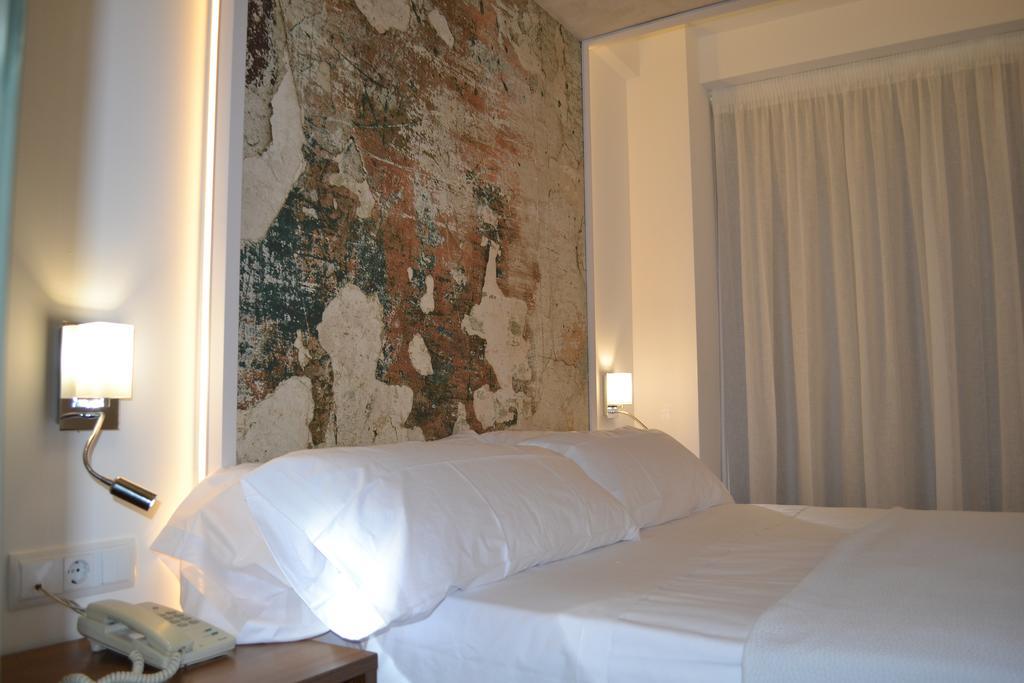 Hotel Marfil Sant Antoni de Portmany Екстериор снимка